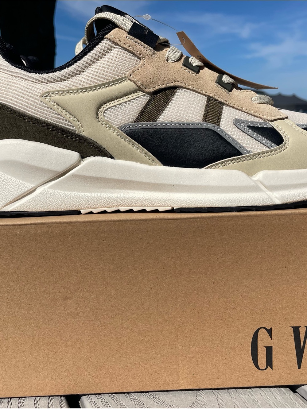 G West Beige & Black Men’s Athletic Sneakers - NIB